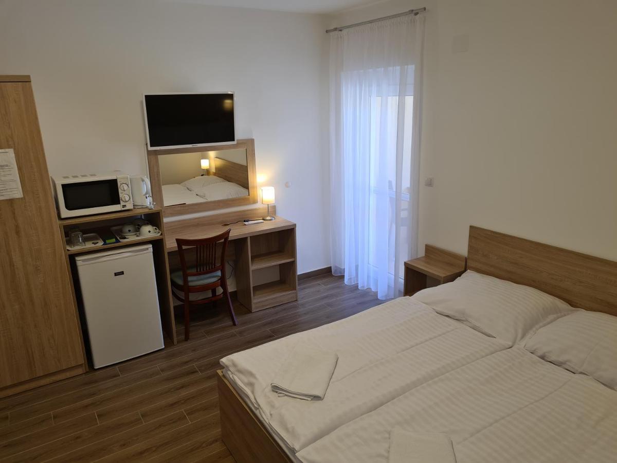 Tancsics Vendeghaz Hotell Siófok Eksteriør bilde