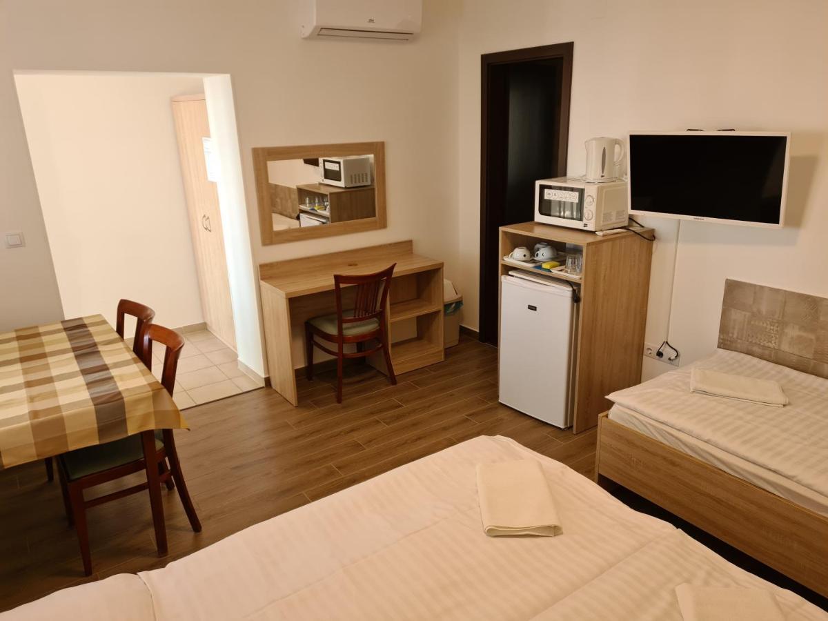 Tancsics Vendeghaz Hotell Siófok Rom bilde