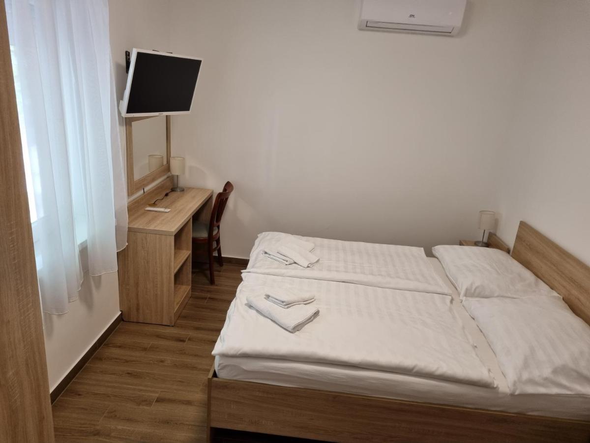 Tancsics Vendeghaz Hotell Siófok Eksteriør bilde