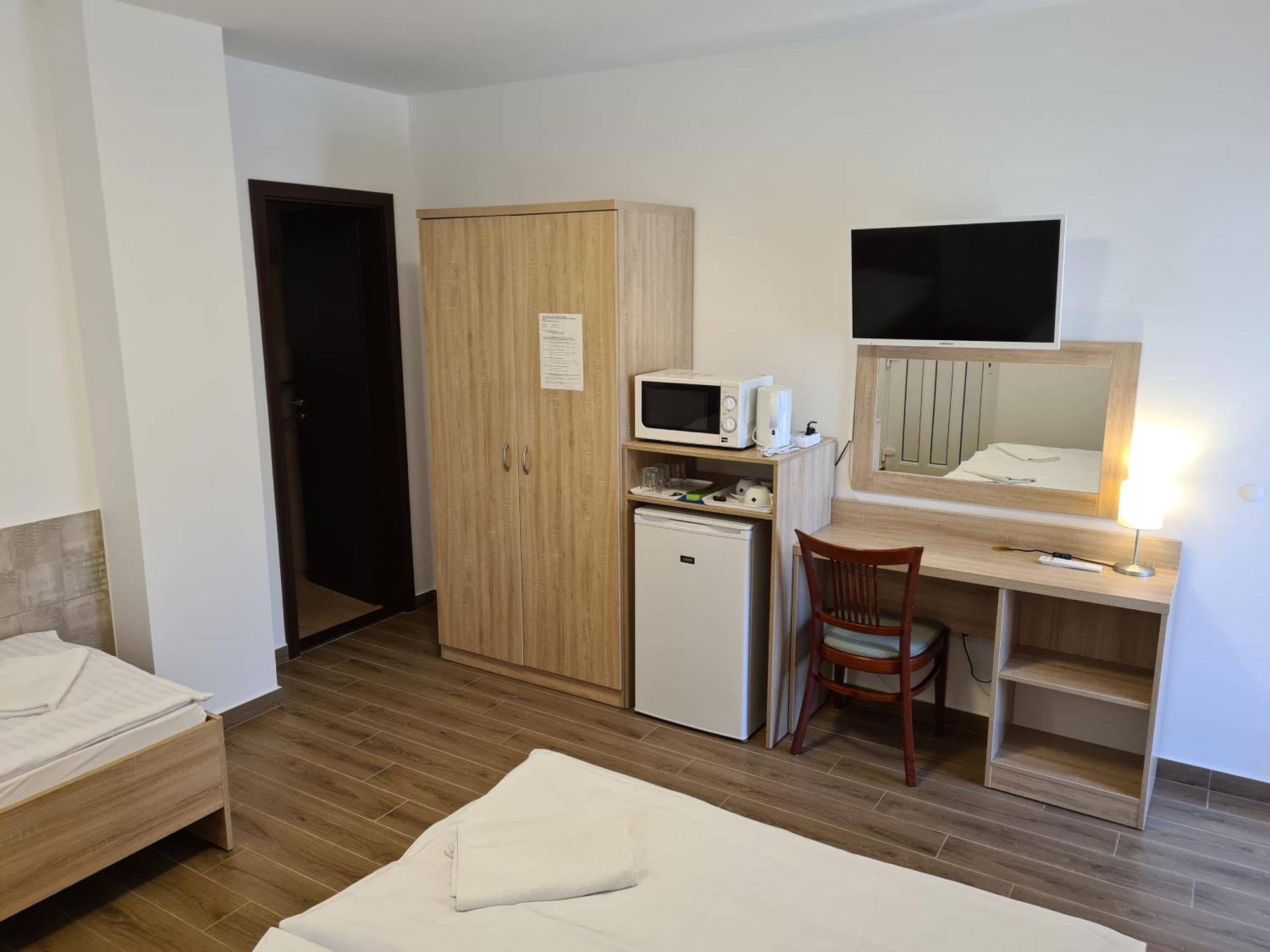 Tancsics Vendeghaz Hotell Siófok Rom bilde