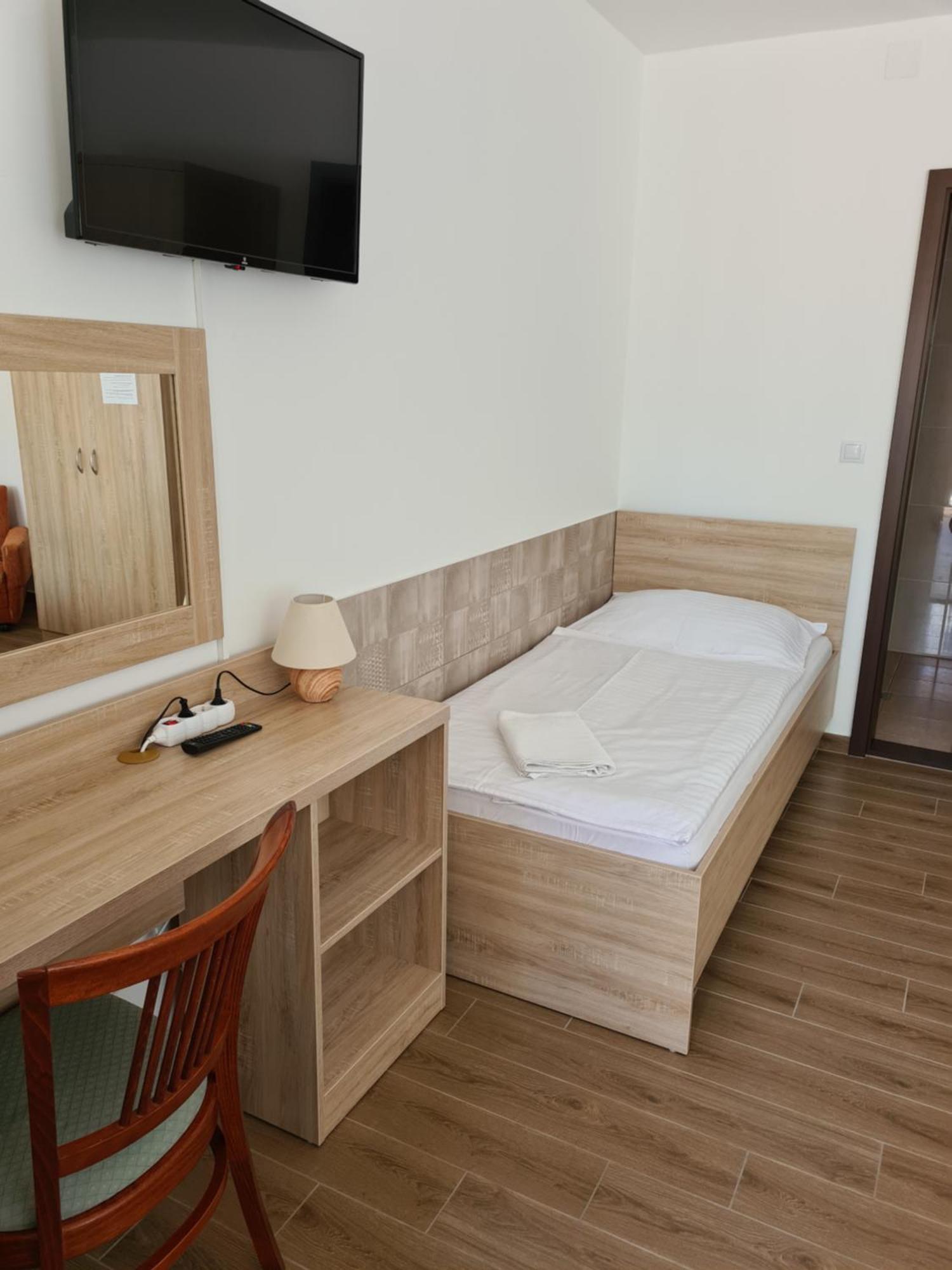 Tancsics Vendeghaz Hotell Siófok Rom bilde