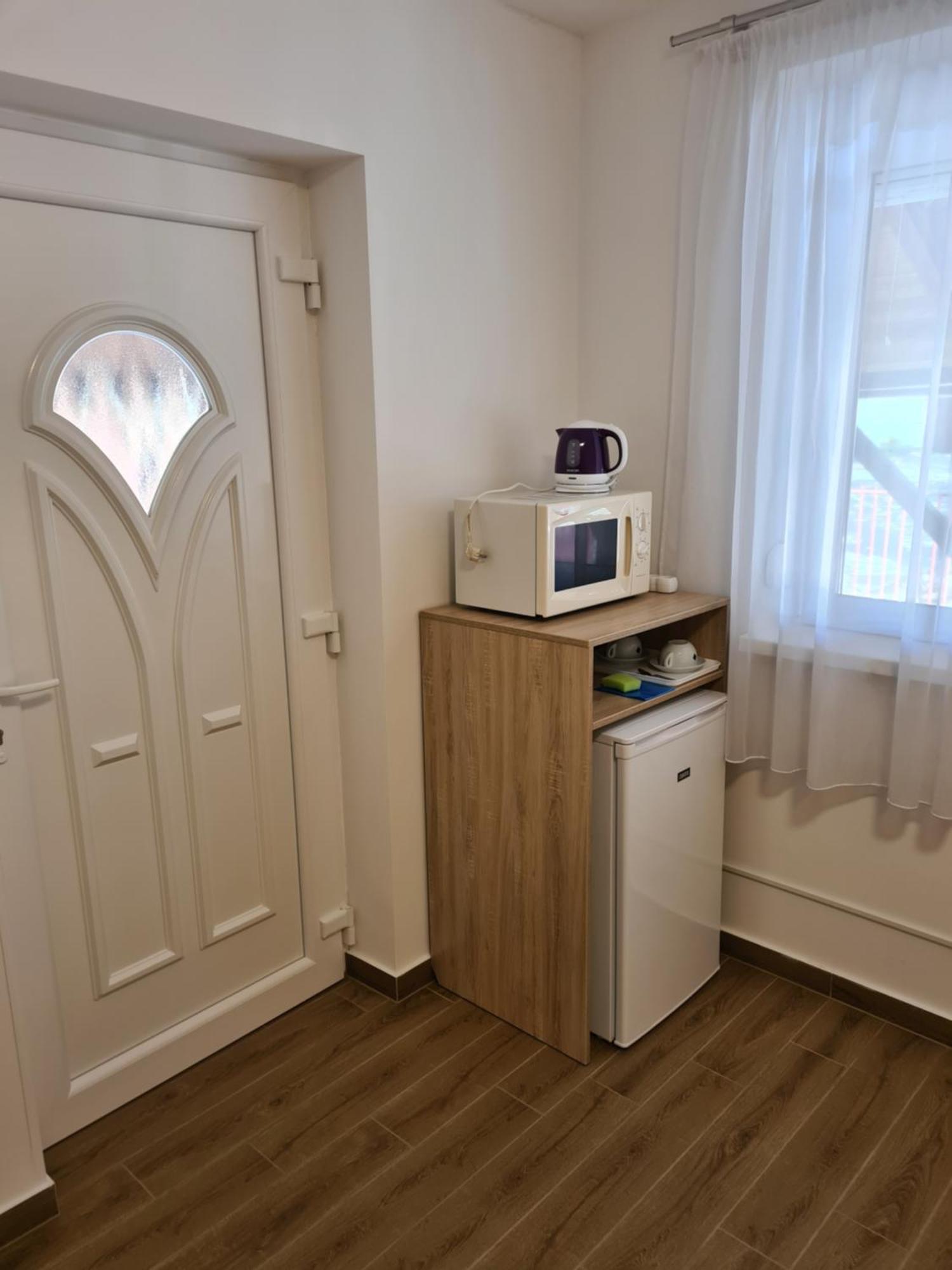 Tancsics Vendeghaz Hotell Siófok Rom bilde