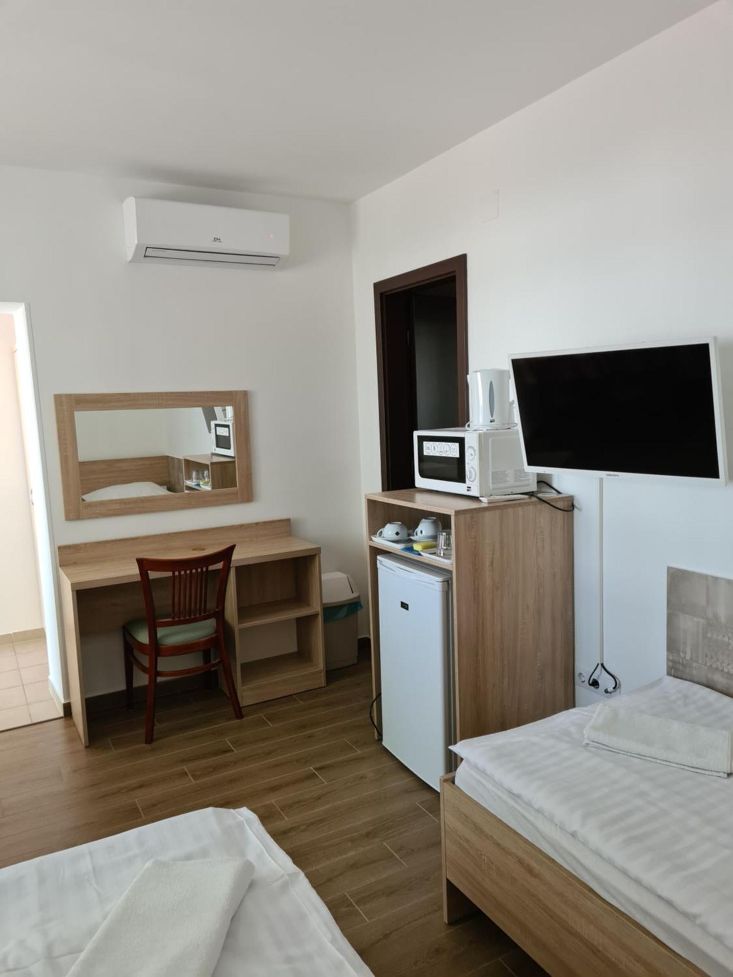 Tancsics Vendeghaz Hotell Siófok Rom bilde