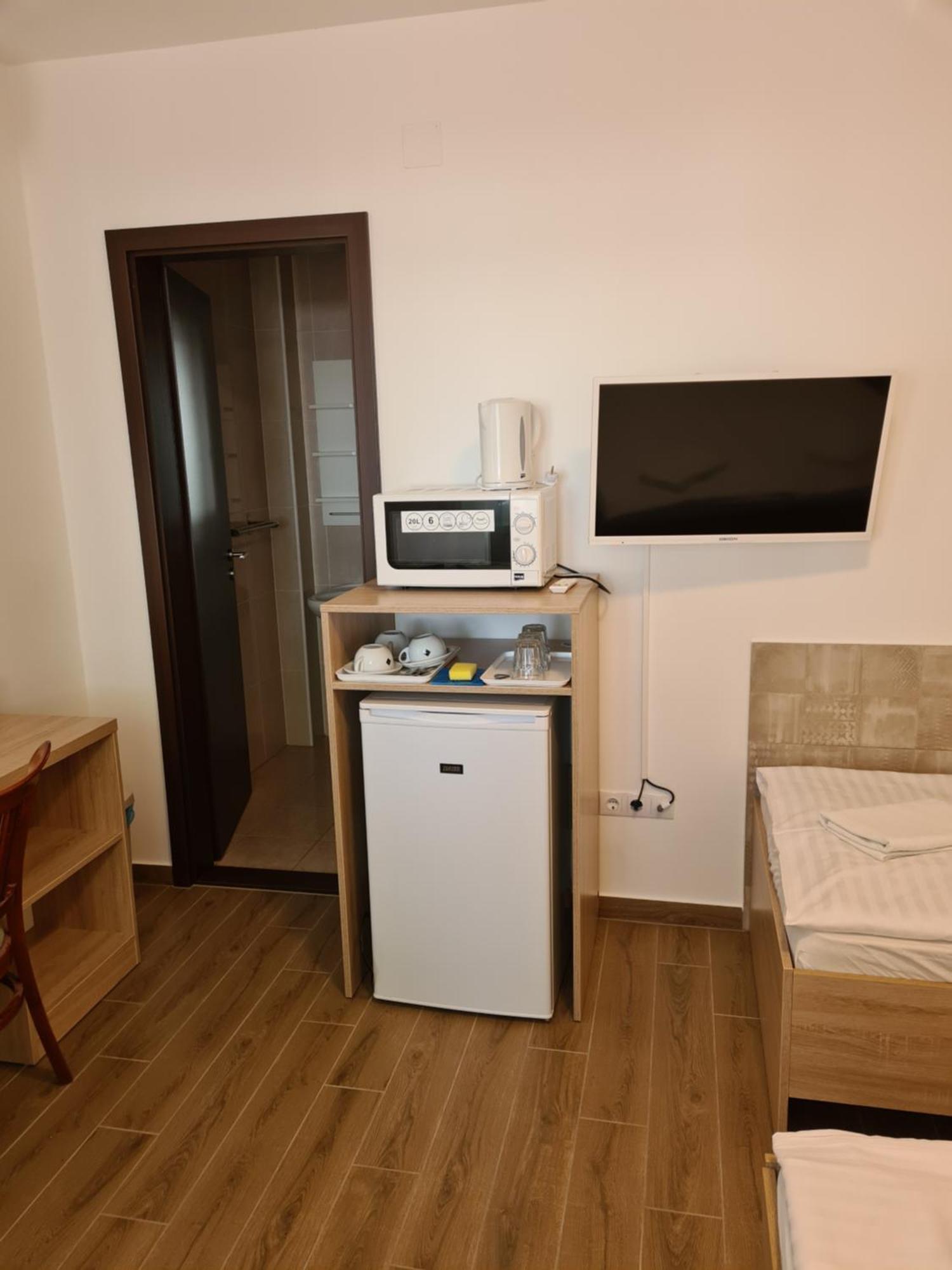 Tancsics Vendeghaz Hotell Siófok Rom bilde