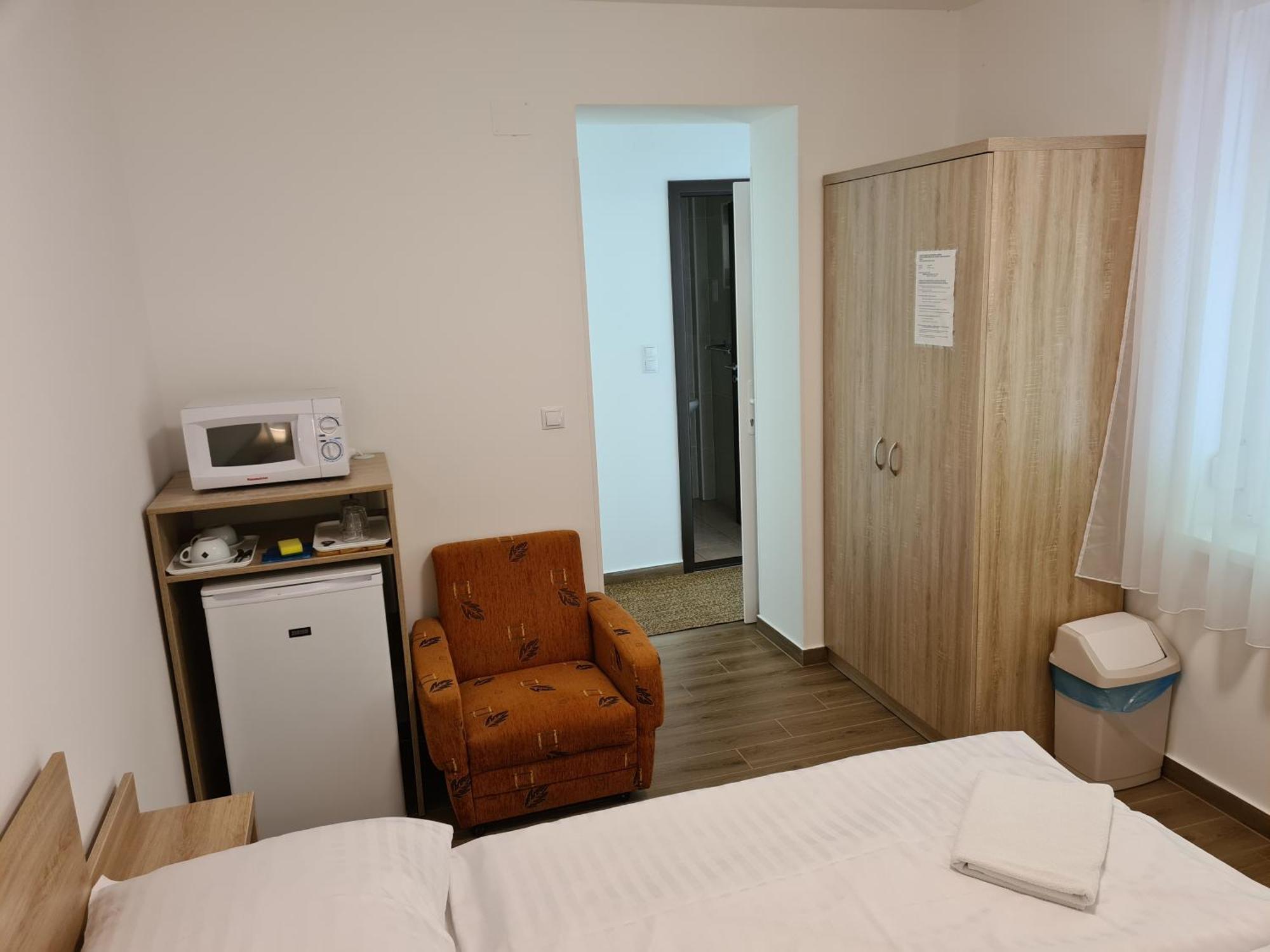 Tancsics Vendeghaz Hotell Siófok Rom bilde